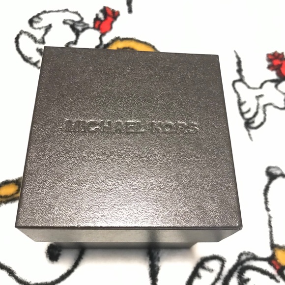 Michael Kors Rose Gold Watch. Michael Kors Collect - Picture 10 of 10